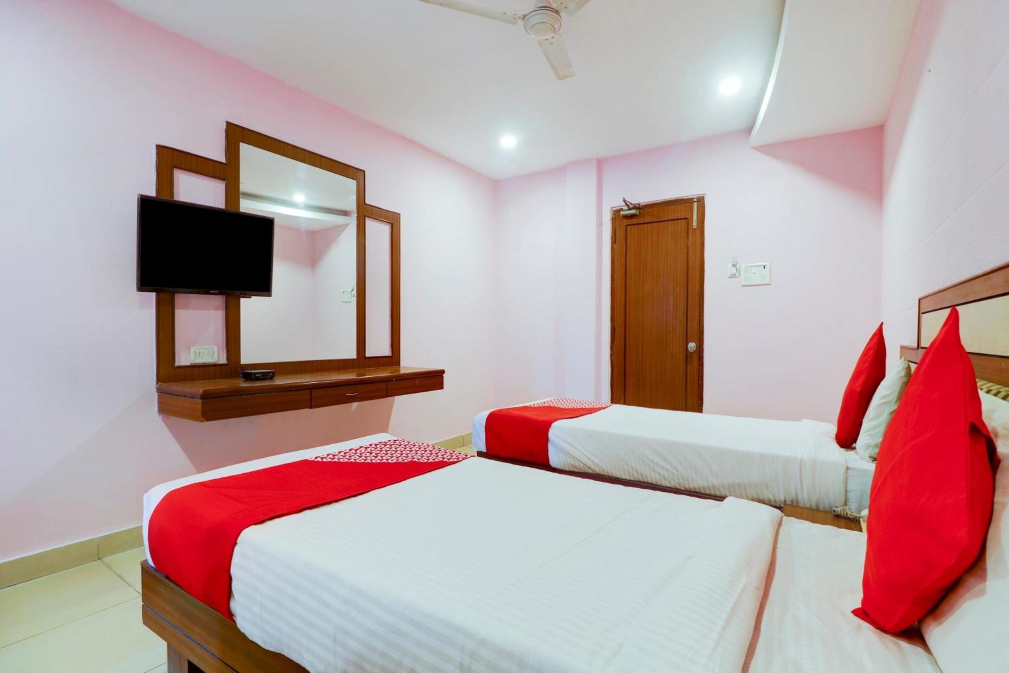 Super Collection O 77115 Vaishnavi Palace ไฮเดอราบัด ภายนอก รูปภาพ