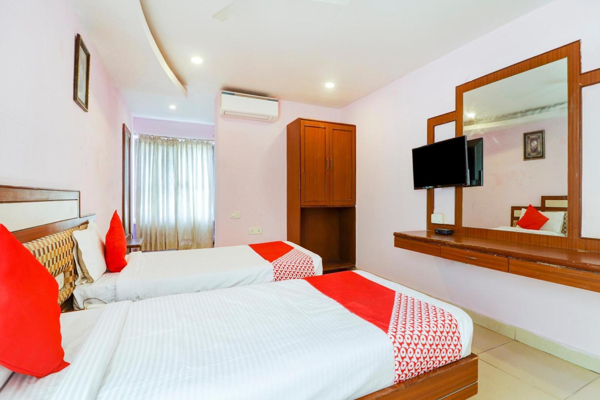 Super Collection O 77115 Vaishnavi Palace ไฮเดอราบัด ภายนอก รูปภาพ
