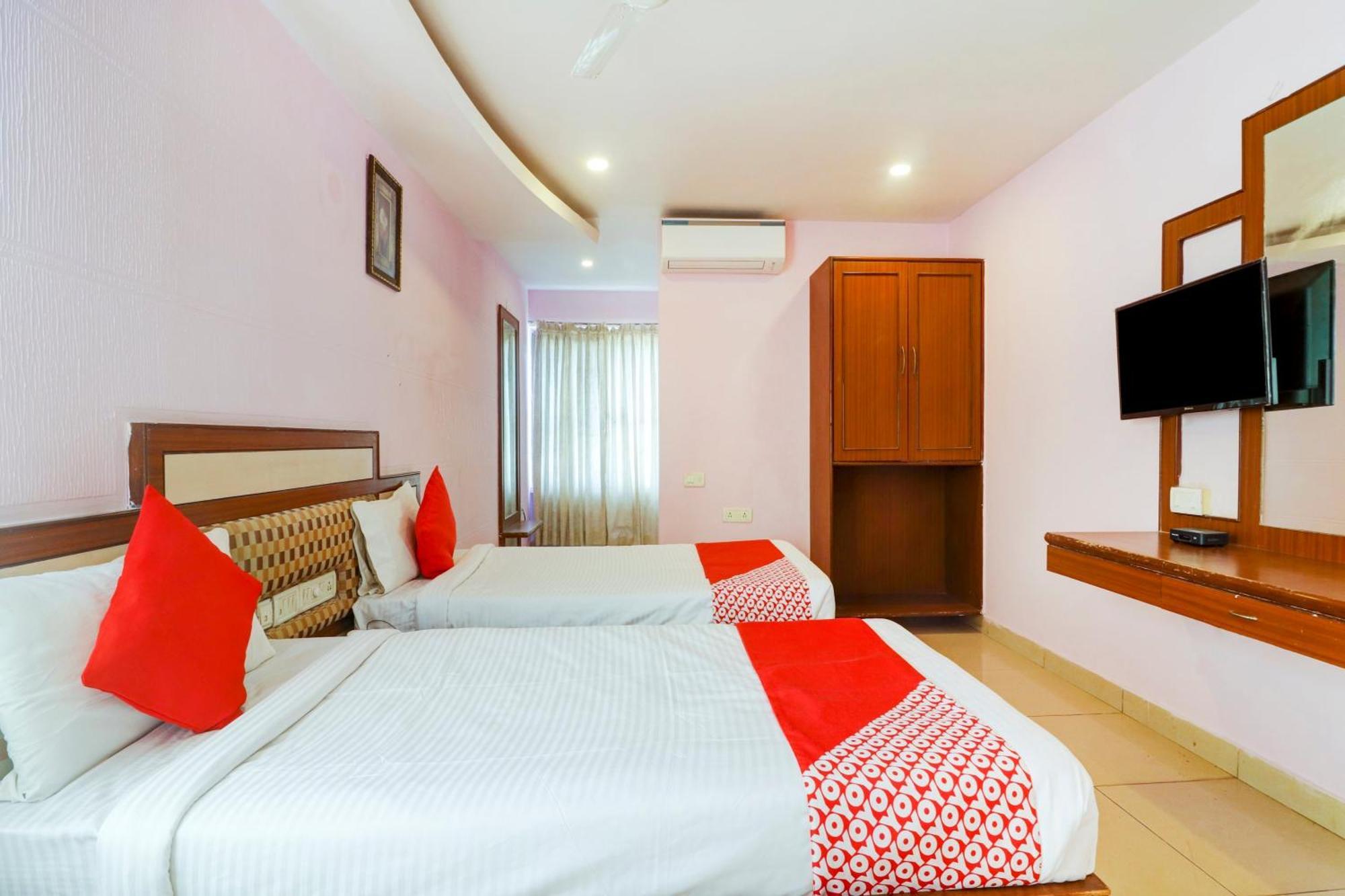 Super Collection O 77115 Vaishnavi Palace ไฮเดอราบัด ภายนอก รูปภาพ